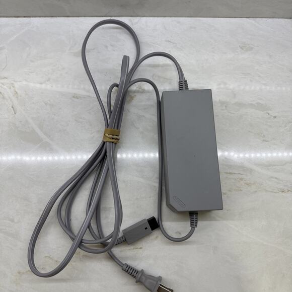 NINTENDO Wii POWER SUPPLY Original RVL-002 GENUINE OEM AC Adapter Free Shipping - Picture 1 of 5